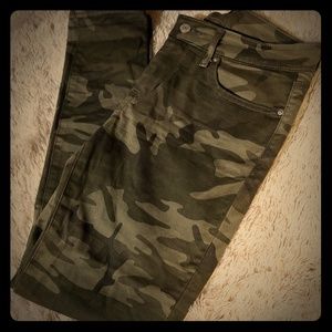 Levi's 711 camo skinny jean